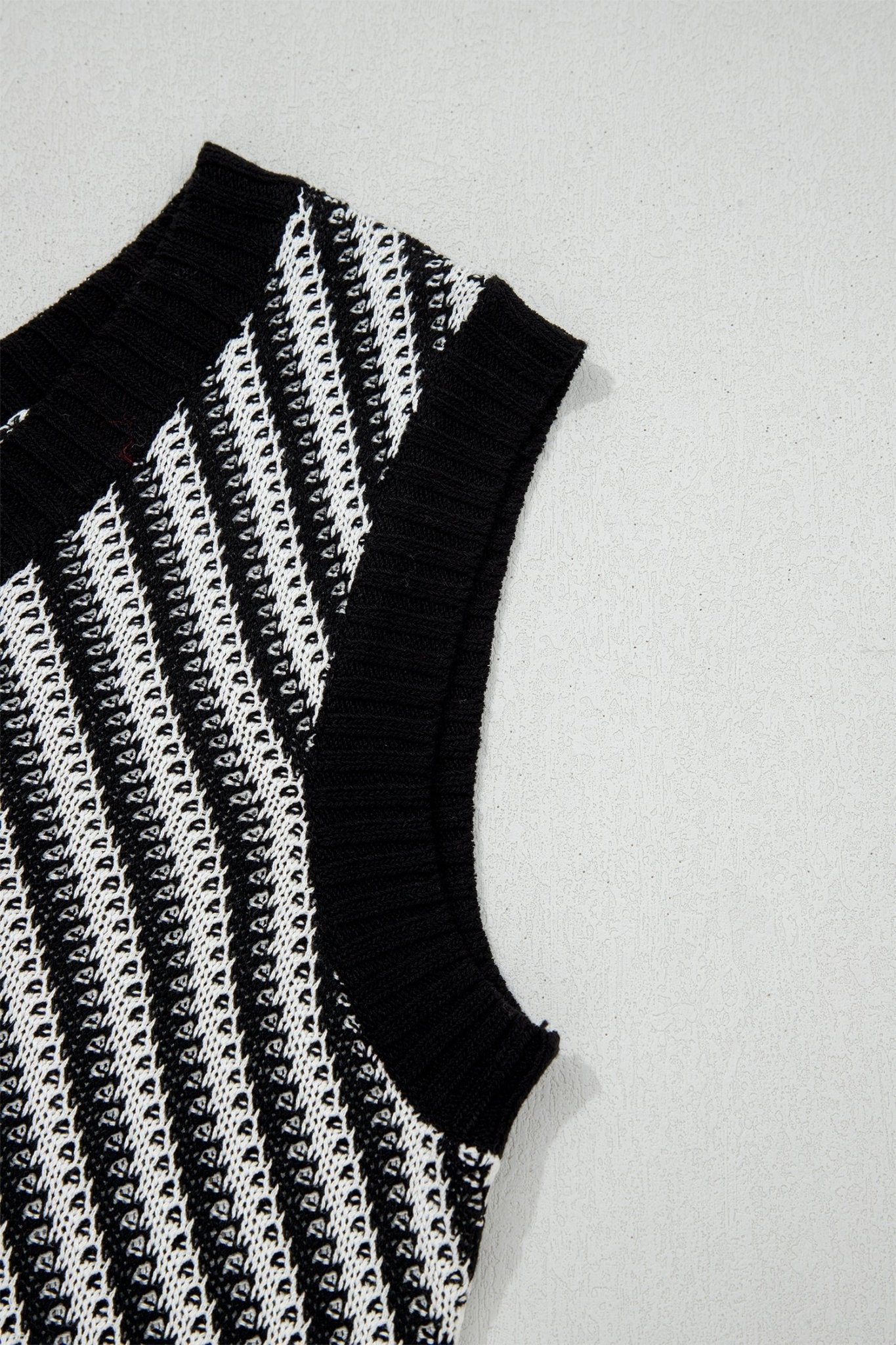 Chevron Contrast V-Neck Sleeveless Sweater Top - Rooted & Reckless Co.