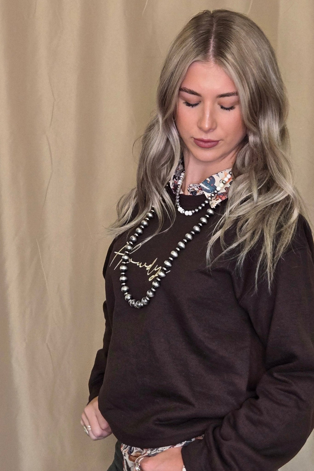 "Howdy" Embroidered Western Sweatshirt — Soft Gildan Fabric Cowboy Welcome - Rooted & Reckless Co.