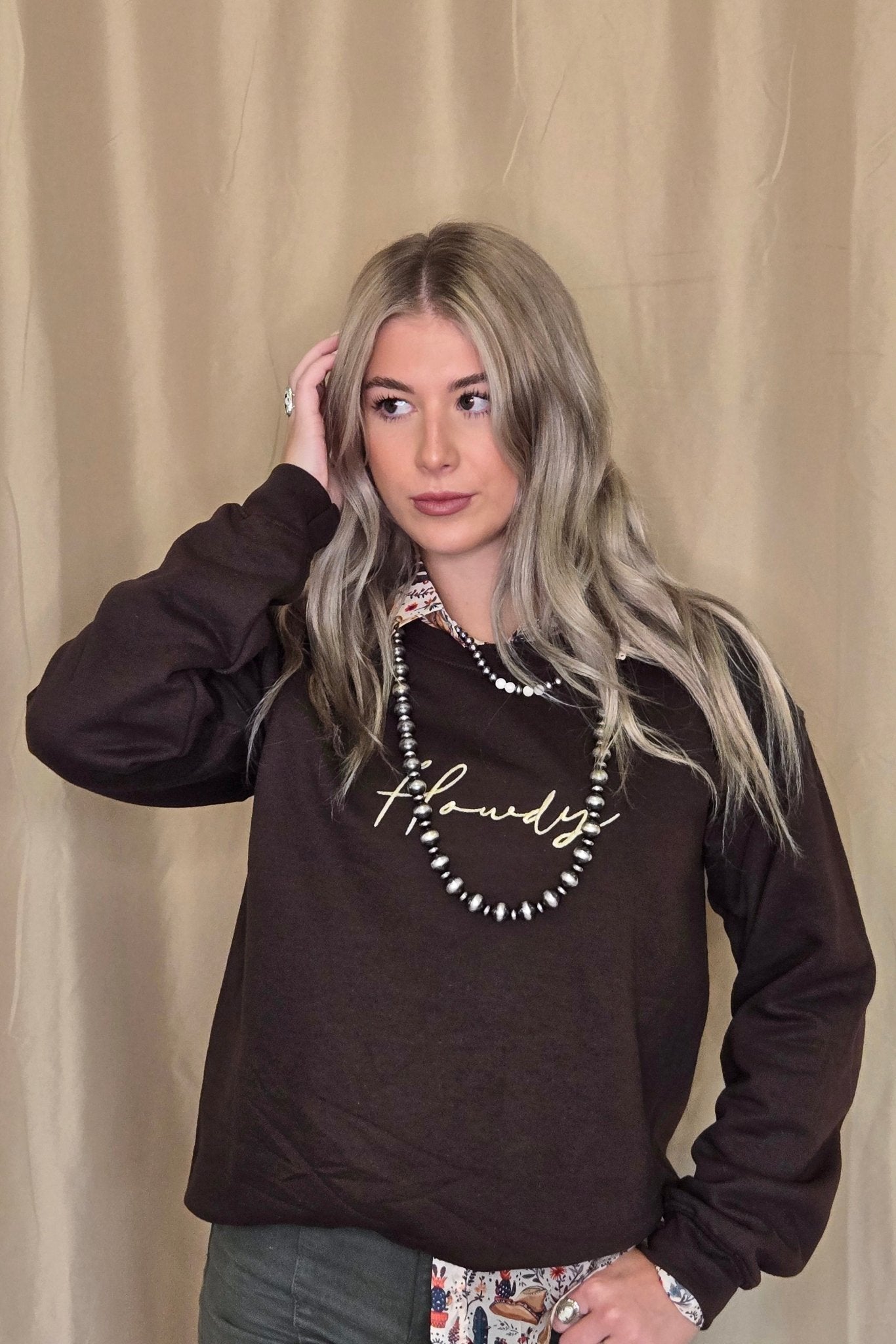 "Howdy" Embroidered Western Sweatshirt — Soft Gildan Fabric Cowboy Welcome - Rooted & Reckless Co.