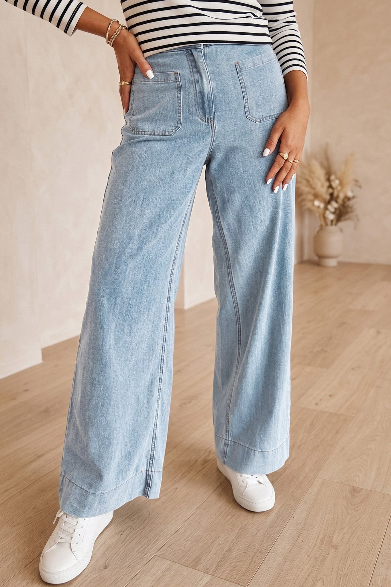 Solid Denim Patch Pocket Straight Leg Jeans - Rooted & Reckless Co.