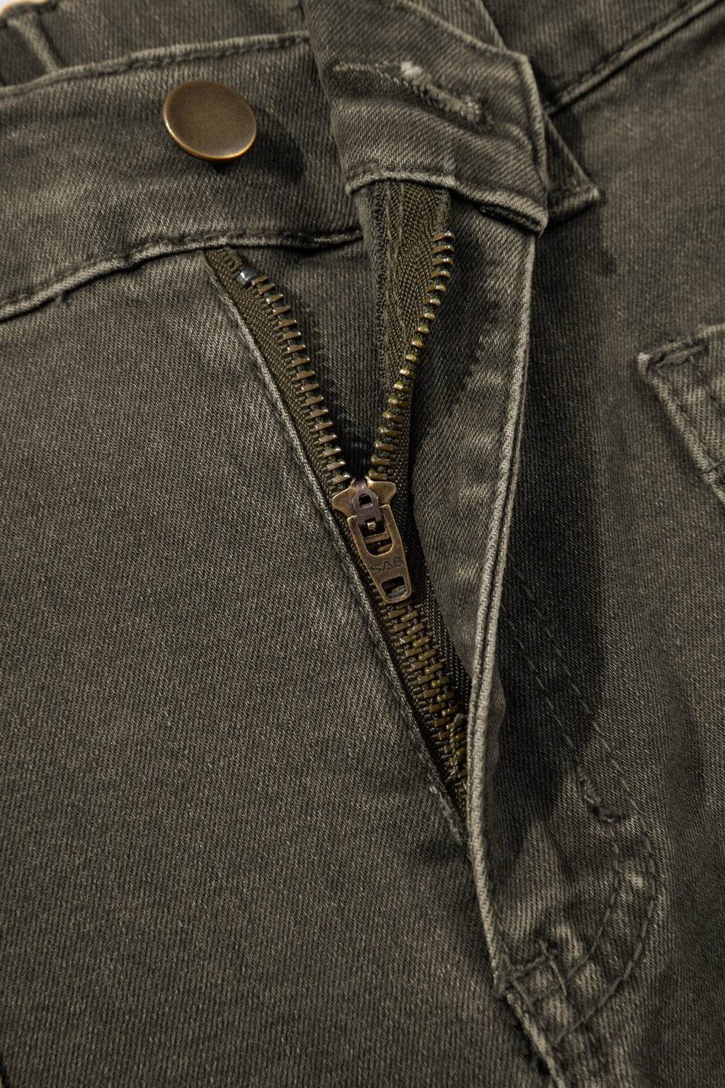 Solid Denim Square Patch Pocket Barrel Jeans - Rooted & Reckless Co.