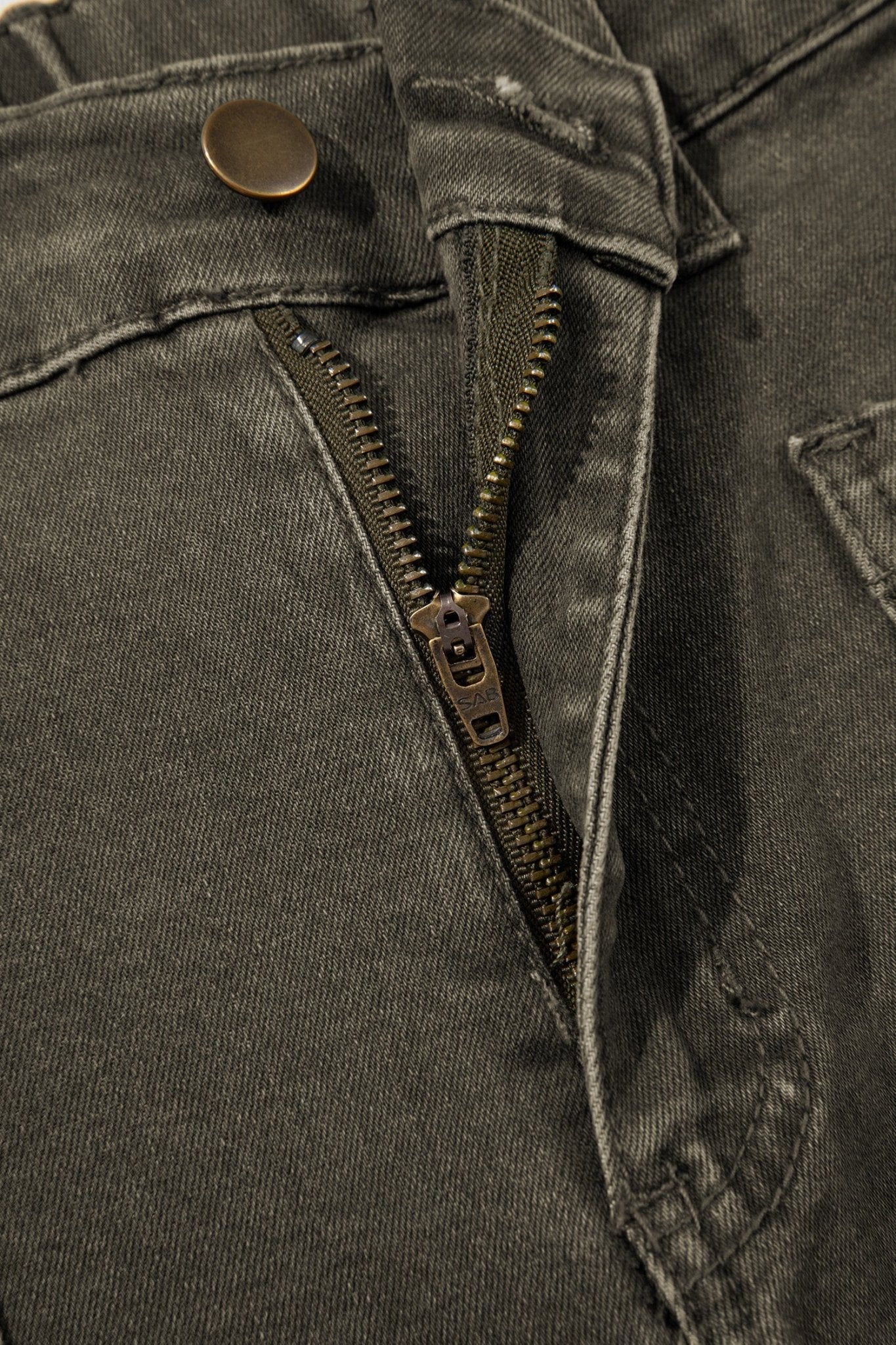 Solid Denim Square Patch Pocket Barrel Jeans - Rooted & Reckless Co.