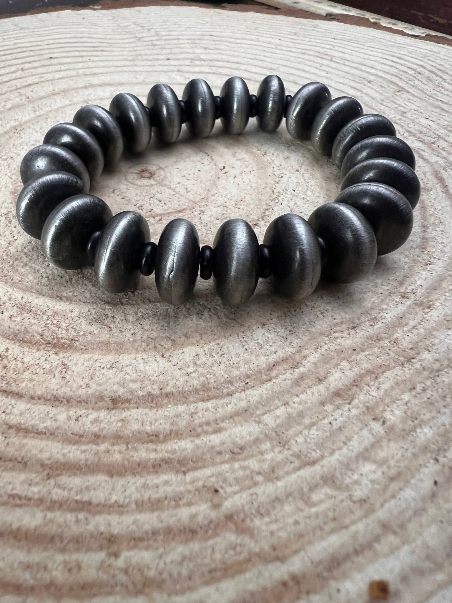Western Faux Saucer Pearl Stretch Bracelet — with Black Stone Accents (6.5") - Rooted & Reckless Co.