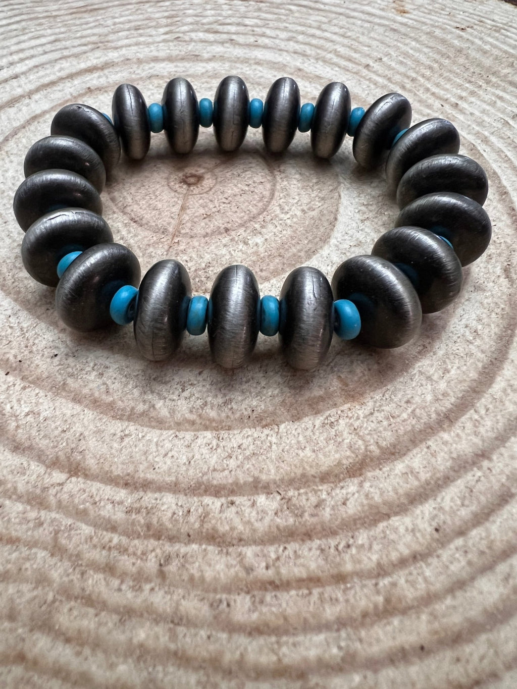 Western Faux Saucer Pearl Stretch Bracelet — with Faux Turquoise Accents (6.5") - Rooted & Reckless Co.