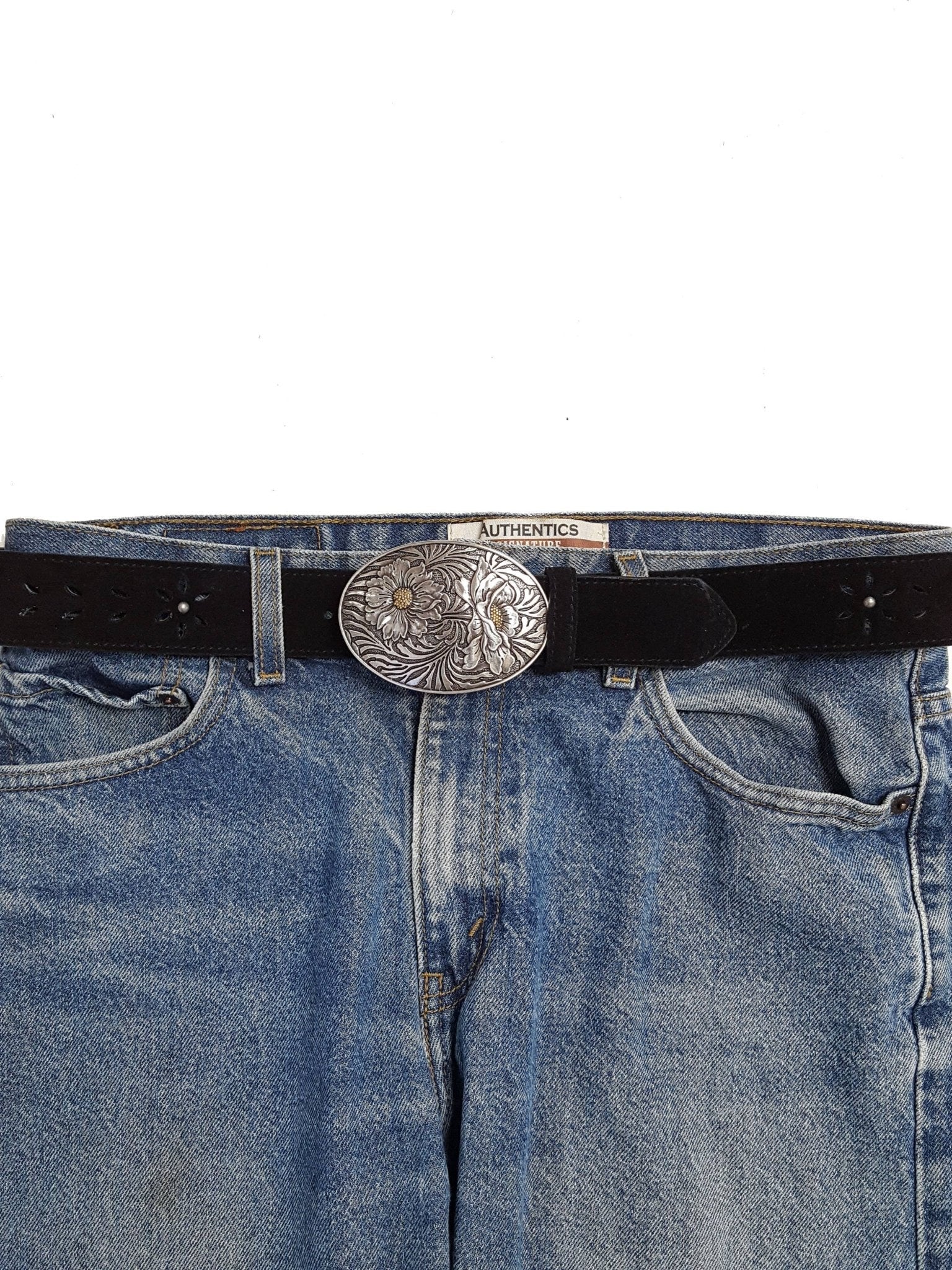 Western Oval Sunflower Belt Buckle — Premium Silver Plating with Gold Trim Accent - Rooted & Reckless Co.